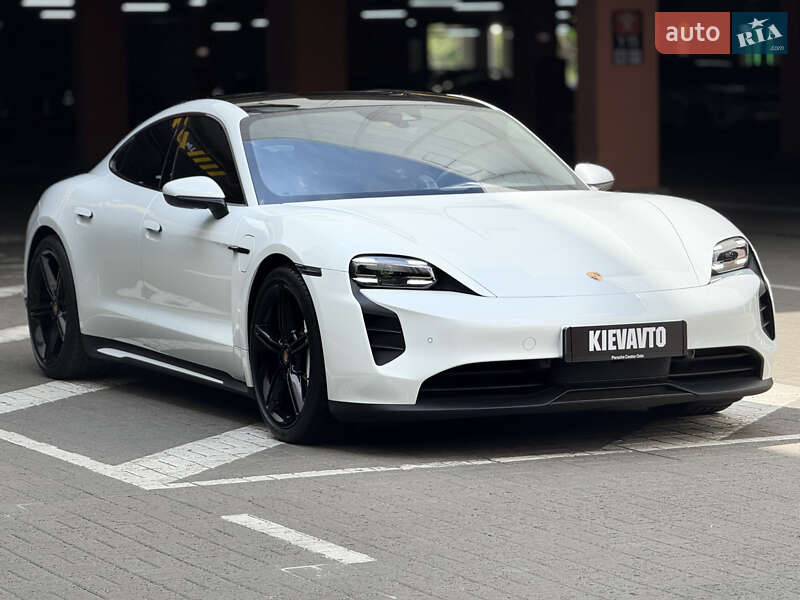 Седан Porsche Taycan 2020 в Києві