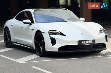Седан Porsche Taycan 2020 в 