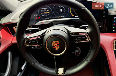 Седан Porsche Taycan 2020 в 