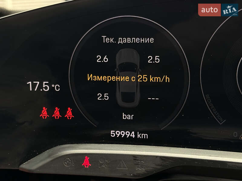 Седан Porsche Taycan 2020 в Києві