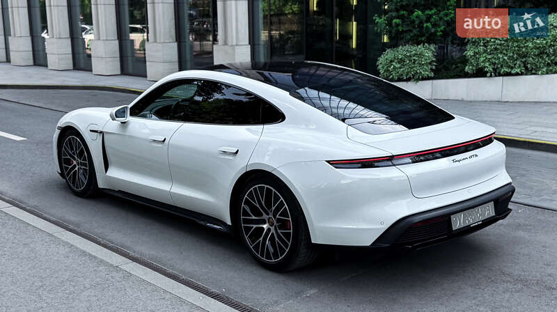 Седан Porsche Taycan 2023 в Львові