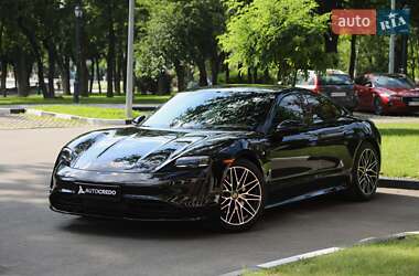 Седан Porsche Taycan 2023 в Харкові