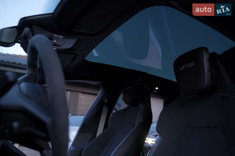 Седан Porsche Taycan 2022 в Києві