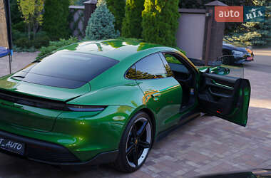 Седан Porsche Taycan 2022 в 