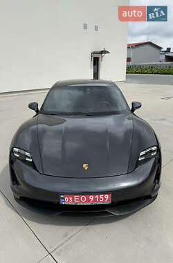 Седан Porsche Taycan 2021 в 