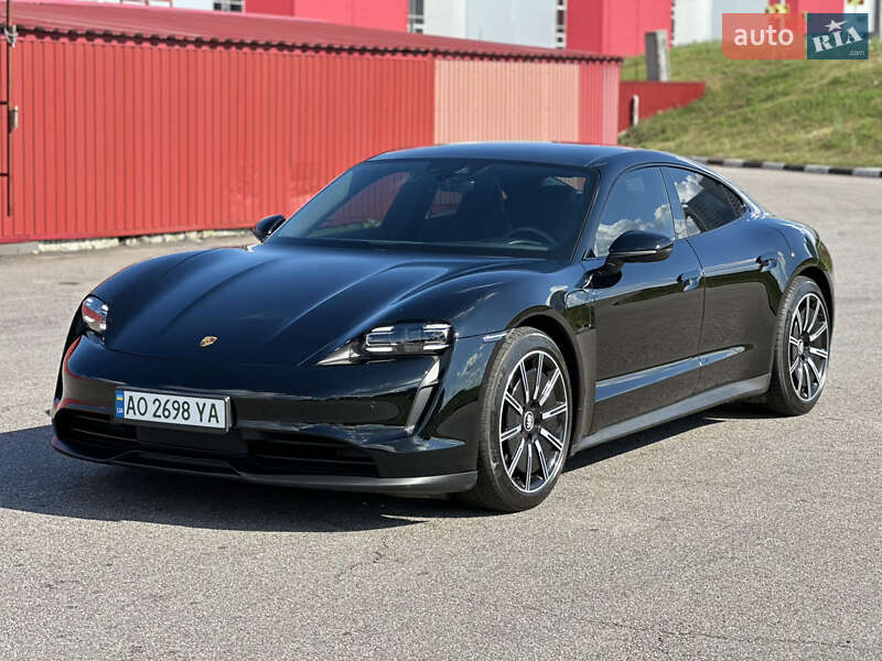 Седан Porsche Taycan 2022 в 