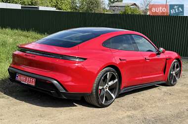 Седан Porsche Taycan 2022 в 