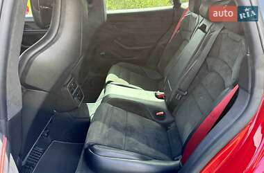 Седан Porsche Taycan 2022 в 