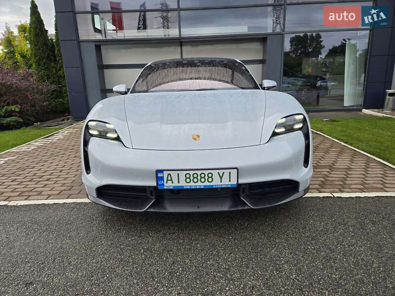 Седан Porsche Taycan 2021 в Киеве