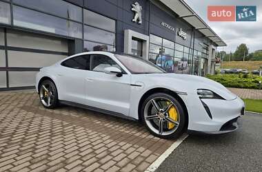 Седан Porsche Taycan 2021 в Києві