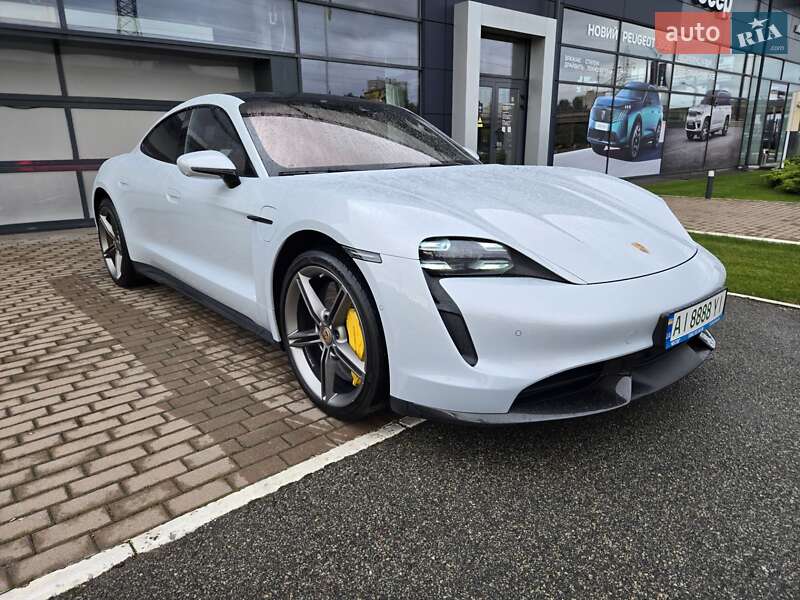 Седан Porsche Taycan 2021 в Киеве