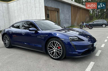Седан Porsche Taycan 2022 в 