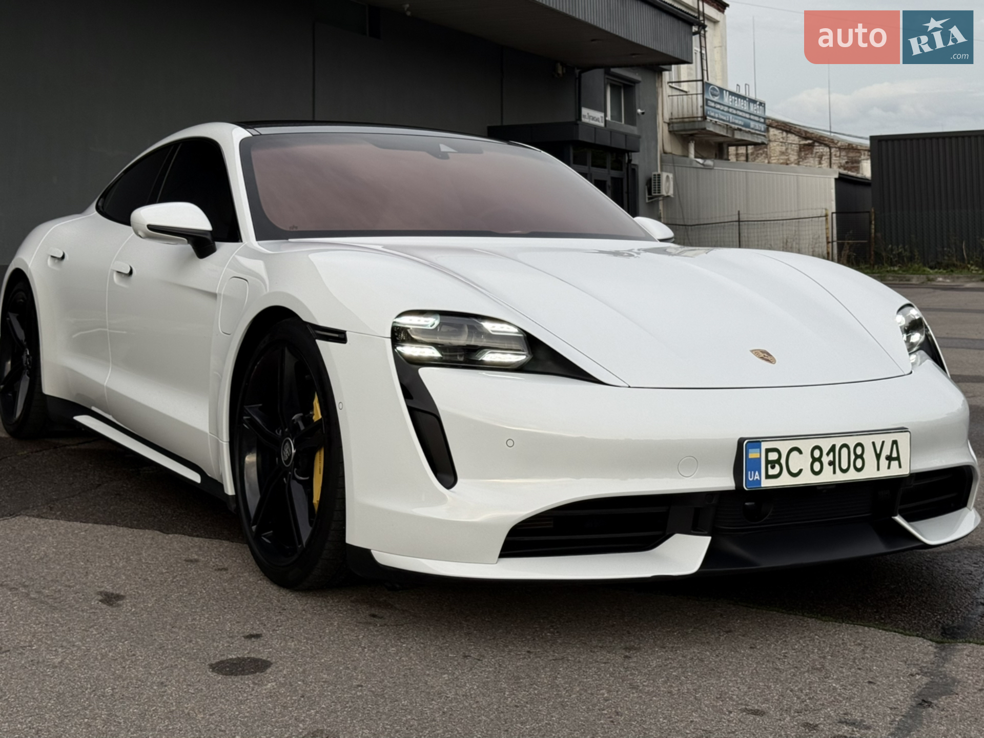2020 Porsche Taycan - мініатюра 2