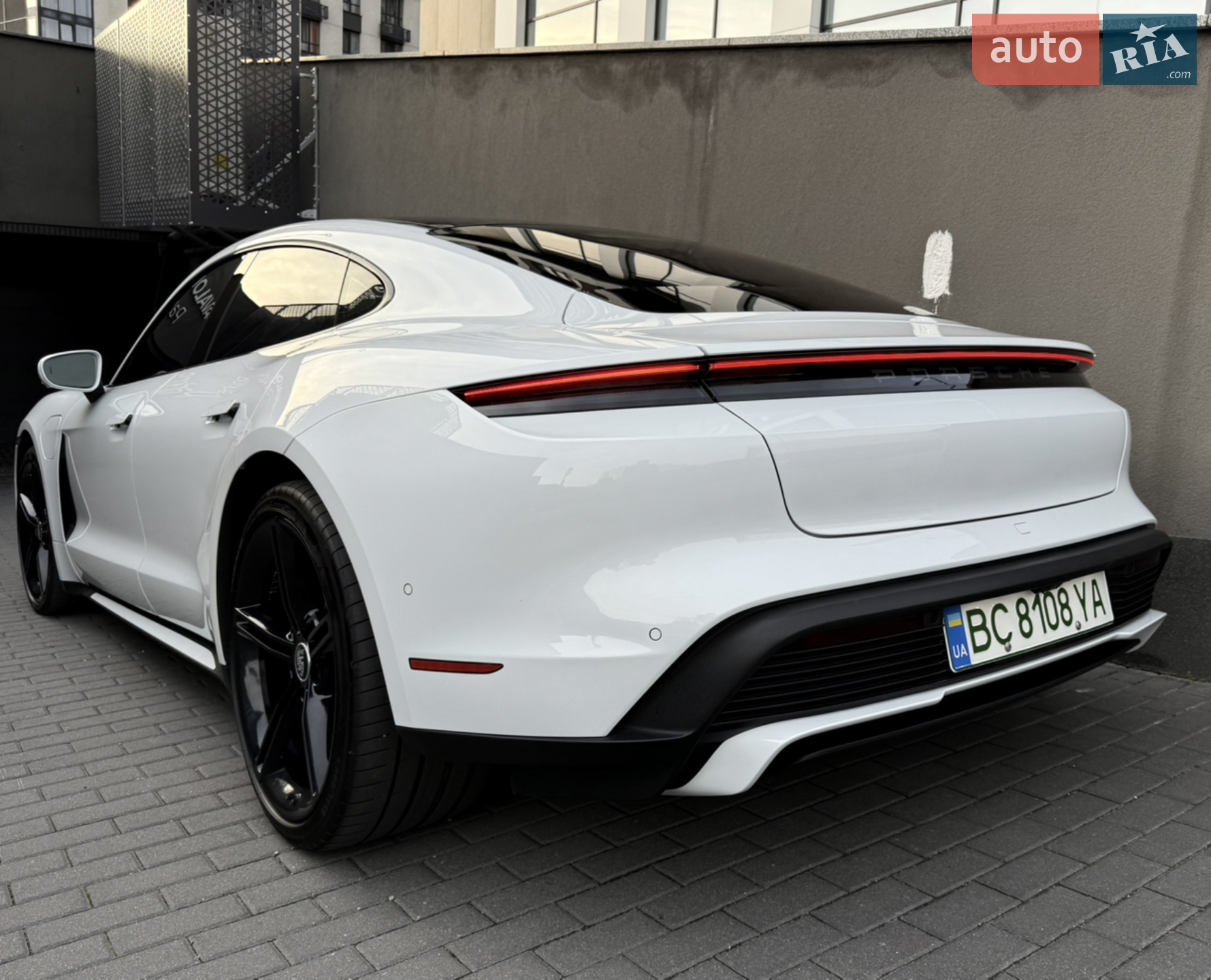 2020 Porsche Taycan - мініатюра 7