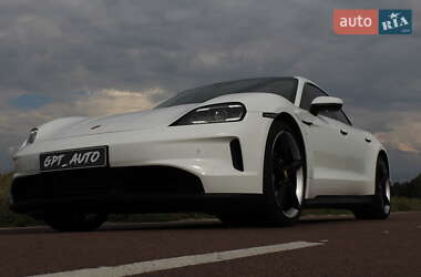 Седан Porsche Taycan 2025 в 