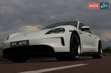 Седан Porsche Taycan 2025 в 