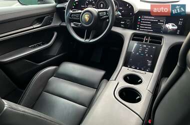 Седан Porsche Taycan 2022 в 