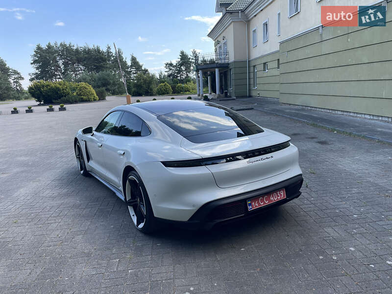 Седан Porsche Taycan 2020 в Львове