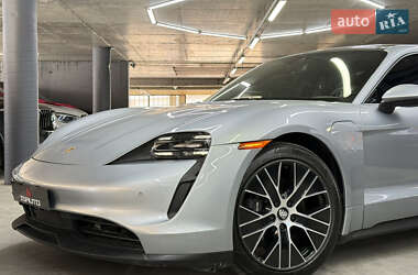 Седан Porsche Taycan 2023 в 