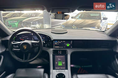 Седан Porsche Taycan 2023 в 