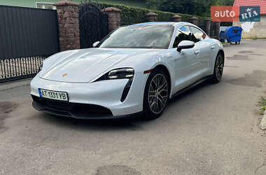 Седан Porsche Taycan 2022 в 
