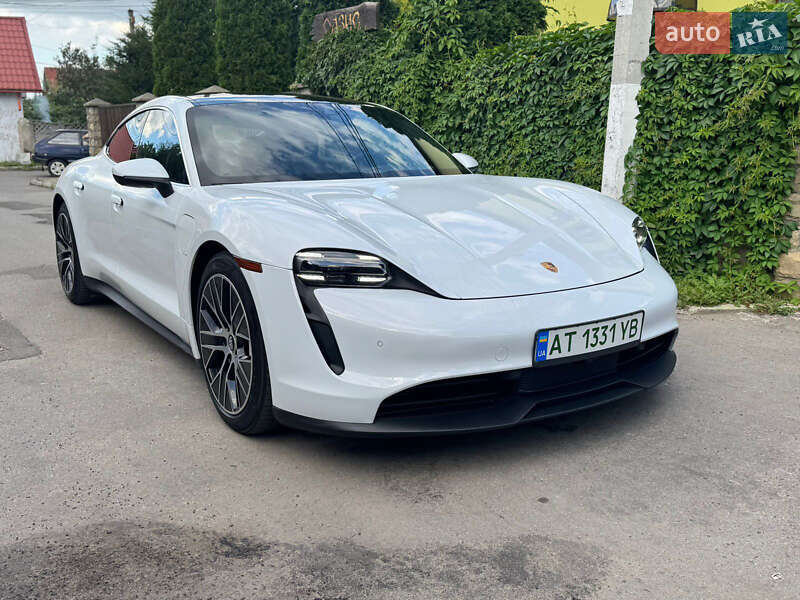 Седан Porsche Taycan 2022 в Коломые