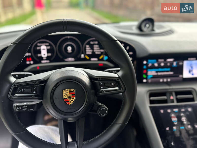 Седан Porsche Taycan 2022 в Коломые