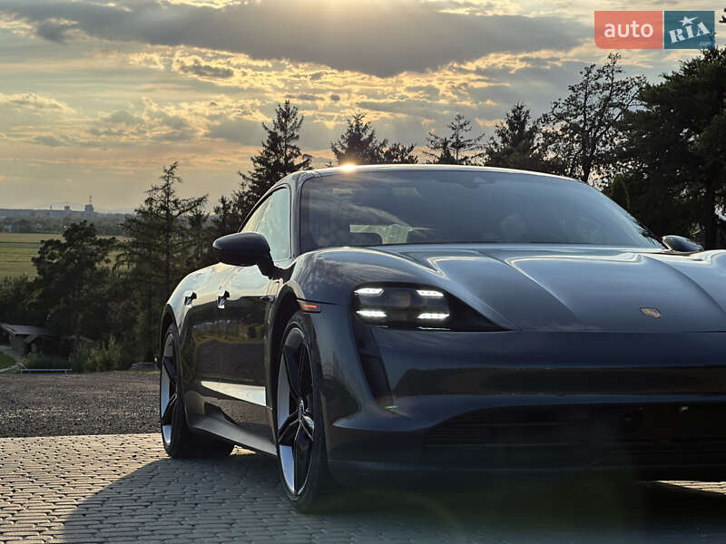 Седан Porsche Taycan 2020 в Львове