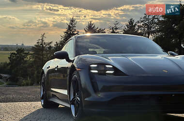 Седан Porsche Taycan 2020 в 