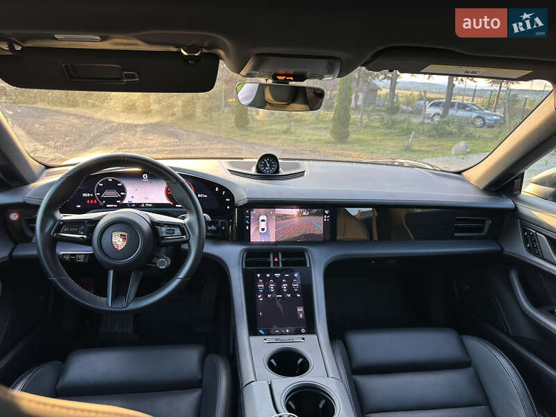 Седан Porsche Taycan 2020 в Львове