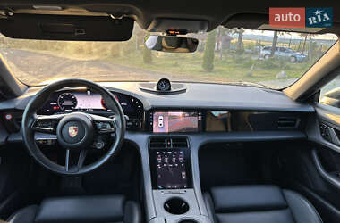 Седан Porsche Taycan 2020 в 