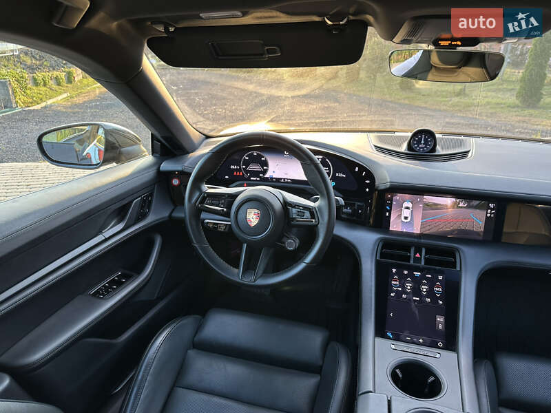 Седан Porsche Taycan 2020 в Львове
