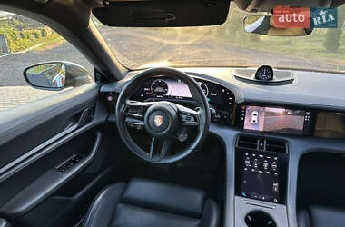 Седан Porsche Taycan 2020 в 