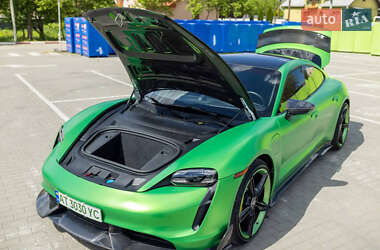 Седан Porsche Taycan 2020 в 