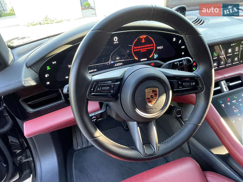 Седан Porsche Taycan 2021 в Ровно