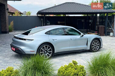 Седан Porsche Taycan 2021 в 