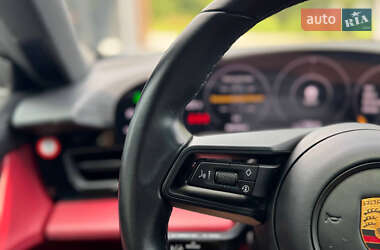 Седан Porsche Taycan 2021 в 