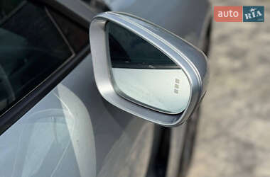 Седан Porsche Taycan 2021 в 
