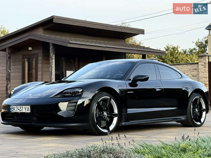 Седан Porsche Taycan 2020 в Рівному