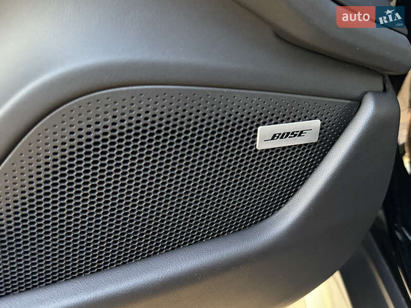 Седан Porsche Taycan 2020 в Рівному