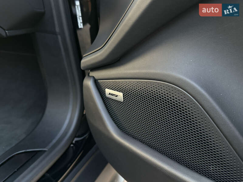 Седан Porsche Taycan 2020 в Рівному