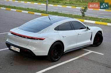 Седан Porsche Taycan 2021 в 