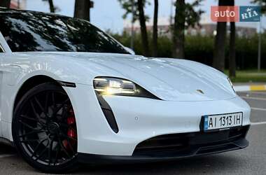 Седан Porsche Taycan 2021 в 