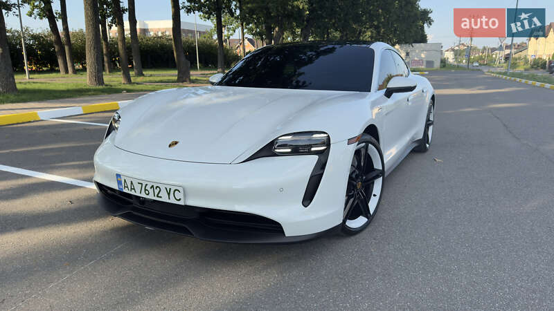Седан Porsche Taycan 2022 в Киеве