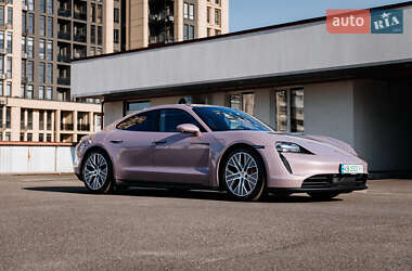 Седан Porsche Taycan 2021 в Виннице