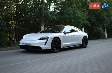 Седан Porsche Taycan 2021 в 
