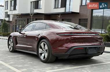 Седан Porsche Taycan 2023 в 