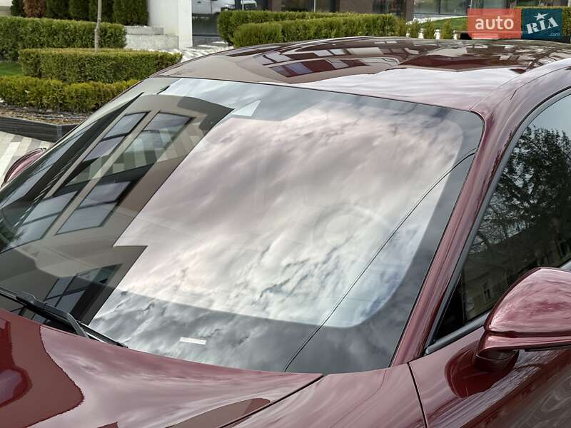 Седан Porsche Taycan 2023 в Ужгороде