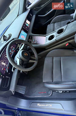 Седан Porsche Taycan 2023 в 
