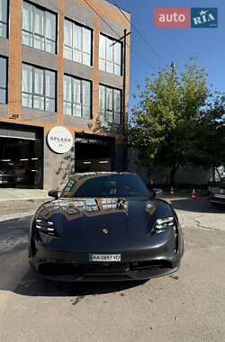 Седан Porsche Taycan 2022 в 